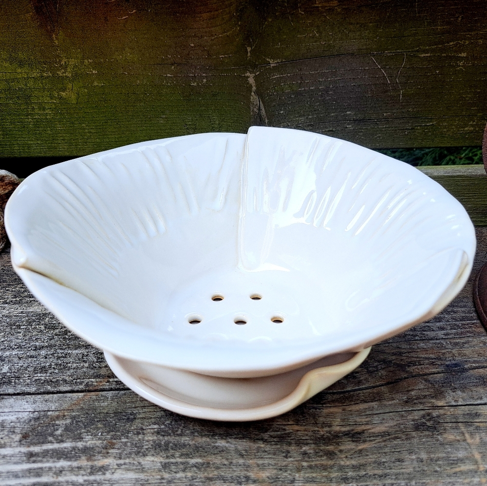 White Pottery Berry Bowl with Tray